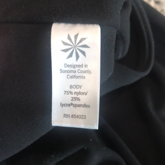 Athleta Salutation Crop - Picture 3 of 6